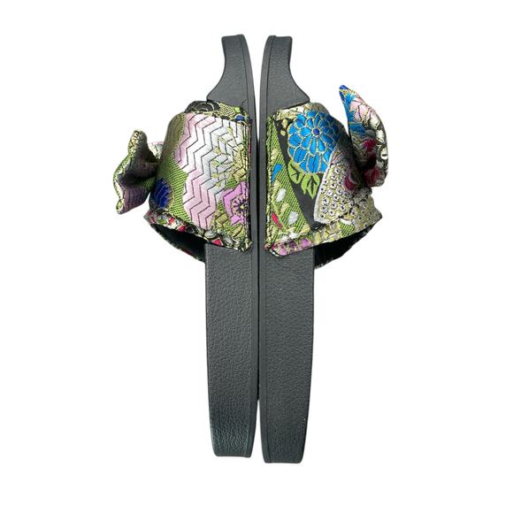 Steve Madden Silky Metallic Multi Color Oriental Pattern Bow Slides Sandals Sz 8 - Picture 6 of 8